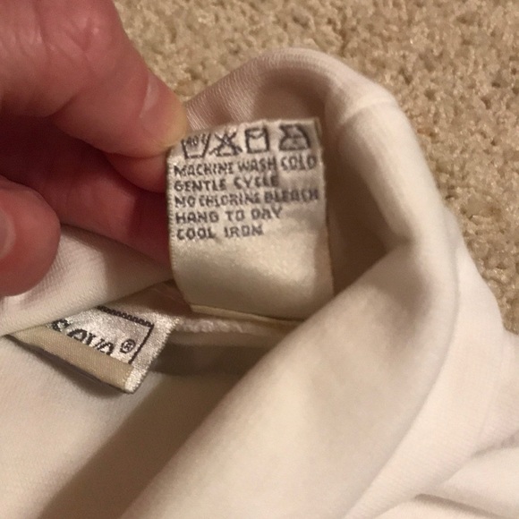 The Eagle’s Eye Long Sleeve Turtleneck - Picture 4 of 10